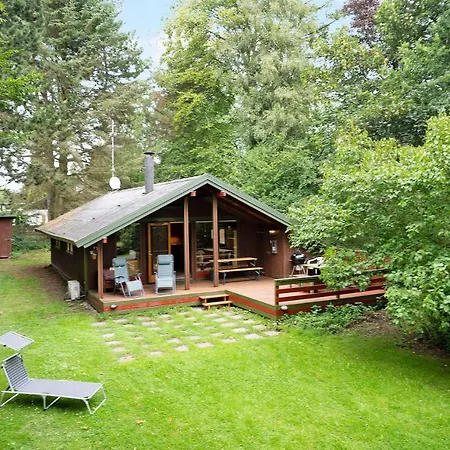 Hotel Classic Timber Summerhouse On A Large Private Block Hornbæk