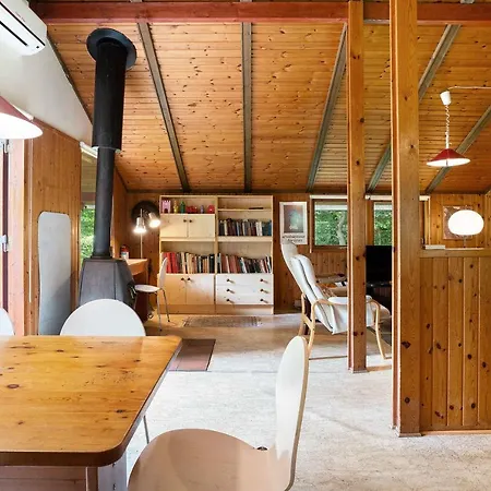 Classic Timber Summerhouse On A Large Private Block Hotel Hornbæk