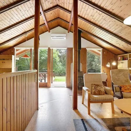 Classic Timber Summerhouse On A Large Private Block *