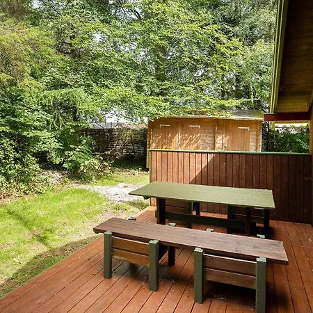 Classic Timber Summerhouse On A Large Private Block Hotel *