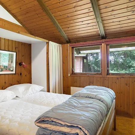 Classic Timber Summerhouse On A Large Private Block Hotel *